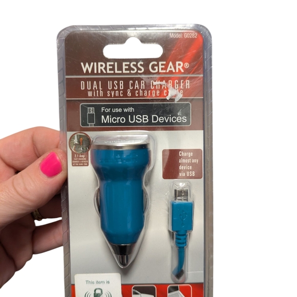 Blue Dual USB Car Charger - Picture 1 of 2